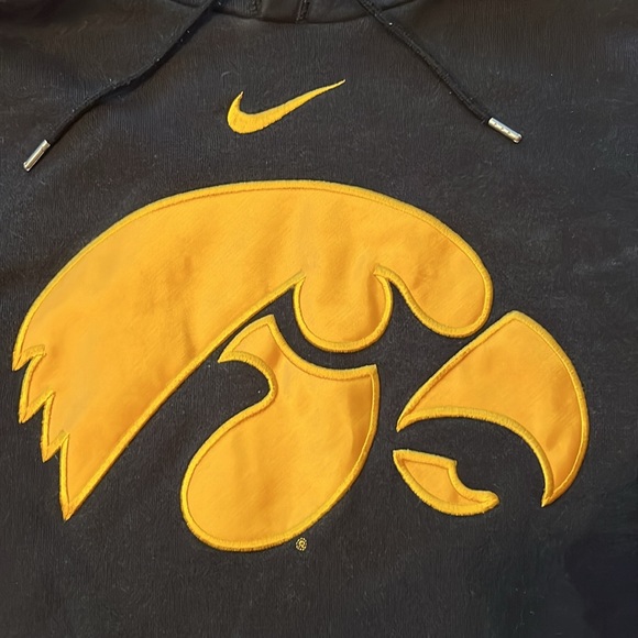 EUC Nike Iowa Hawkeye black hoodie - Picture 2 of 13